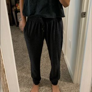 Dark grey/ black heathered sweats